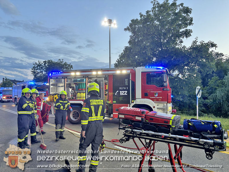 20240605_Personenrettung nach Verkehrsunfall auf der B17 in Günselsdorf - Pkw gegen Omnibus  Foto: ASB Christopher Neumayer FF Schönau/Triesting