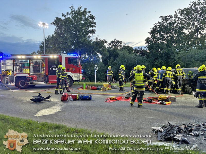 20240605_Personenrettung nach Verkehrsunfall auf der B17 in Günselsdorf - Pkw gegen Omnibus  Foto: ASB Christopher Neumayer FF Schönau/Triesting