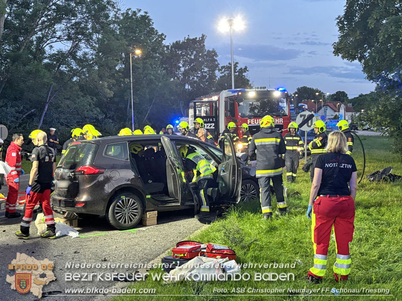 20240605_Personenrettung nach Verkehrsunfall auf der B17 in Günselsdorf - Pkw gegen Omnibus  Foto: ASB Christopher Neumayer FF Schönau/Triesting