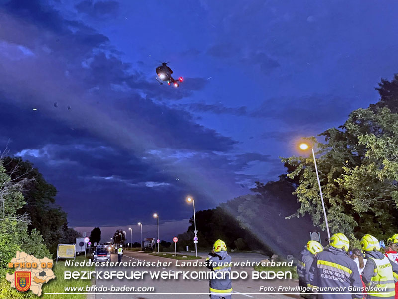 20240605_Personenrettung nach Verkehrsunfall auf der B17 in Günselsdorf - Pkw gegen Omnibus  Foto: Freiwillige Feuerwehr Günselsdorf
