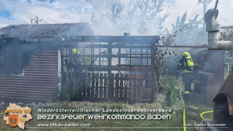 20240616 Vollbrand einer Gartenhütte in Kleingartensiedlung in Baden Foto: Stefan Schneider BFKDO BADEN 20240616 Vollbrand einer Gartenhütte in Kleingartensiedlung in Baden Foto: Stefan Schneider BFKDO BADEN