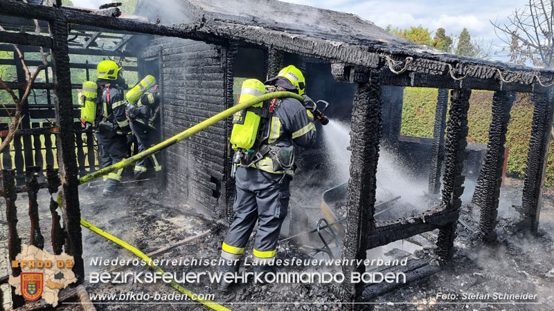 20240616 Vollbrand einer Gartenhütte in Kleingartensiedlung in Baden Foto: Stefan Schneider BFKDO BADEN 20240616 Vollbrand einer Gartenhütte in Kleingartensiedlung in Baden Foto: Stefan Schneider BFKDO BADEN