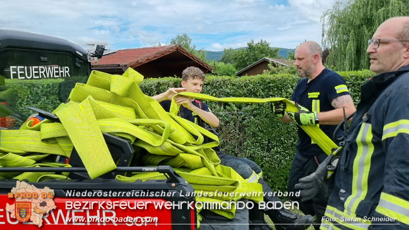 20240616 Vollbrand einer Gartenhütte in Kleingartensiedlung in Baden Foto: Stefan Schneider BFKDO BADEN 20240616 Vollbrand einer Gartenhütte in Kleingartensiedlung in Baden Foto: Stefan Schneider BFKDO BADEN