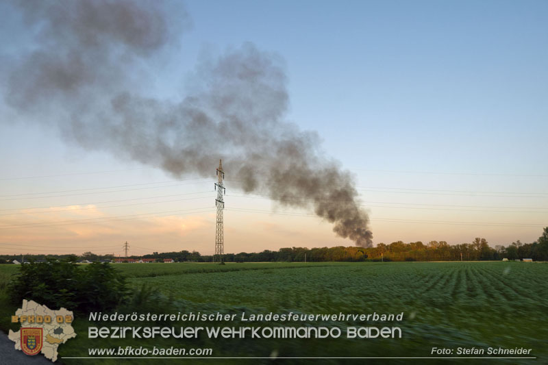 20240616_Brand in einem Abfallwirtschaftsbetrieb in Traiskirchen Ortsteil Wienersdorf Foto: Stefan Schneider BFKDO BADEN 20240616_Brand in einem Abfallwirtschaftsbetrieb in Traiskirchen Ortsteil Wienersdorf Foto: Stefan Schneider BFKDO BADEN