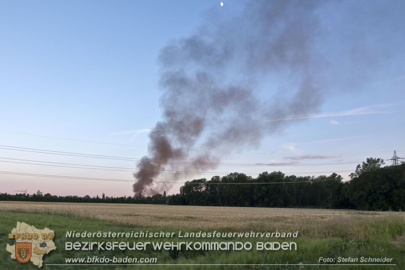 20240616_Brand in einem Abfallwirtschaftsbetrieb in Traiskirchen Ortsteil Wienersdorf Foto: Stefan Schneider BFKDO BADEN 20240616_Brand in einem Abfallwirtschaftsbetrieb in Traiskirchen Ortsteil Wienersdorf Foto: Stefan Schneider BFKDO BADEN