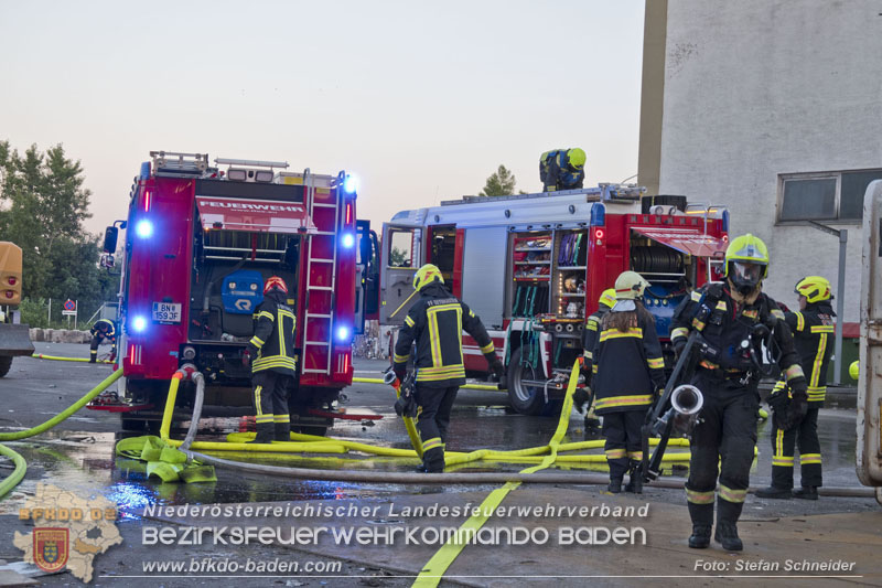 20240616_Brand in einem Abfallwirtschaftsbetrieb in Traiskirchen Ortsteil Wienersdorf Foto: Stefan Schneider BFKDO BADEN 20240616_Brand in einem Abfallwirtschaftsbetrieb in Traiskirchen Ortsteil Wienersdorf Foto: Stefan Schneider BFKDO BADEN