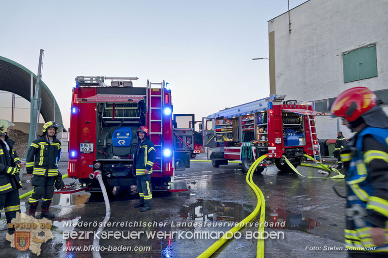 20240616_Brand in einem Abfallwirtschaftsbetrieb in Traiskirchen Ortsteil Wienersdorf Foto: Stefan Schneider BFKDO BADEN 20240616_Brand in einem Abfallwirtschaftsbetrieb in Traiskirchen Ortsteil Wienersdorf Foto: Stefan Schneider BFKDO BADEN