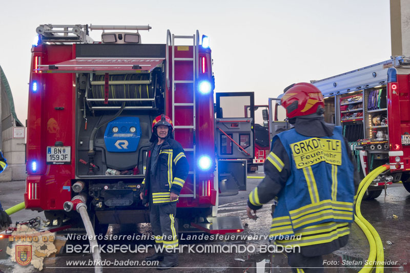 20240616_Brand in einem Abfallwirtschaftsbetrieb in Traiskirchen Ortsteil Wienersdorf Foto: Stefan Schneider BFKDO BADEN 20240616_Brand in einem Abfallwirtschaftsbetrieb in Traiskirchen Ortsteil Wienersdorf Foto: Stefan Schneider BFKDO BADEN
