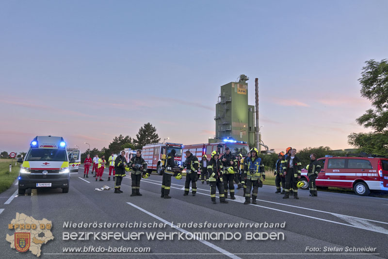 20240616_Brand in einem Abfallwirtschaftsbetrieb in Traiskirchen Ortsteil Wienersdorf Foto: Stefan Schneider BFKDO BADEN 20240616_Brand in einem Abfallwirtschaftsbetrieb in Traiskirchen Ortsteil Wienersdorf Foto: Stefan Schneider BFKDO BADEN