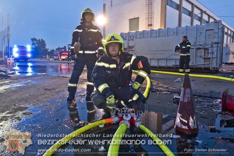20240616_Brand in einem Abfallwirtschaftsbetrieb in Traiskirchen Ortsteil Wienersdorf Foto: Stefan Schneider BFKDO BADEN 20240616_Brand in einem Abfallwirtschaftsbetrieb in Traiskirchen Ortsteil Wienersdorf Foto: Stefan Schneider BFKDO BADEN