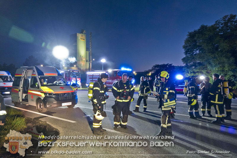 20240616_Brand in einem Abfallwirtschaftsbetrieb in Traiskirchen Ortsteil Wienersdorf Foto: Stefan Schneider BFKDO BADEN 20240616_Brand in einem Abfallwirtschaftsbetrieb in Traiskirchen Ortsteil Wienersdorf Foto: Stefan Schneider BFKDO BADEN