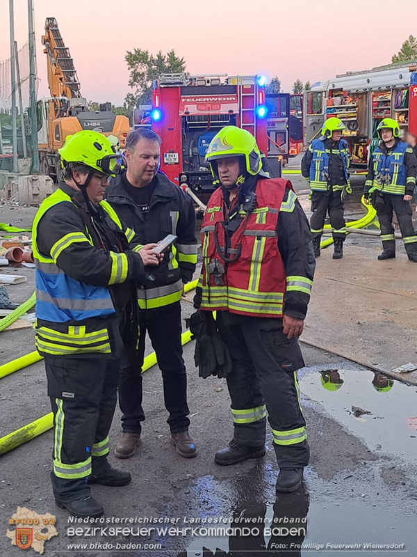 20240616_Brand in einem Abfallwirtschaftsbetrieb in Traiskirchen Ortsteil Wienersdorf Foto: Peter Skrianz FF Wienersdorf 20240616_Brand in einem Abfallwirtschaftsbetrieb in Traiskirchen Ortsteil Wienersdorf Foto: Peter Skrianz FF Wienersdorf