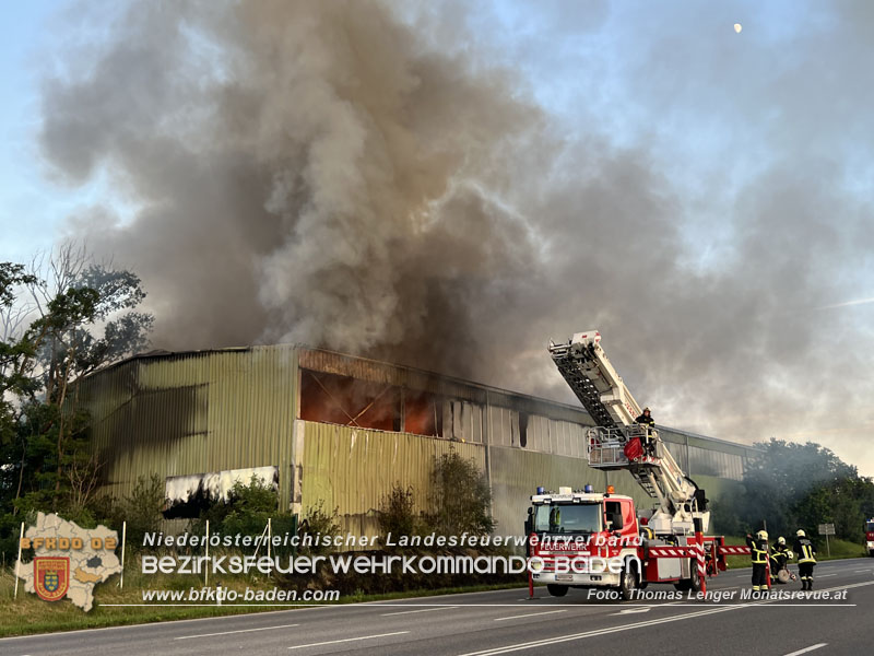 20240616_Brand in einem Abfallwirtschaftsbetrieb in Traiskirchen Ortsteil Wienersdorf Foto: Thomas Lenger Monatsrevue.at 20240616_Brand in einem Abfallwirtschaftsbetrieb in Traiskirchen Ortsteil Wienersdorf Foto: Thomas Lenger Monatsrevue.at