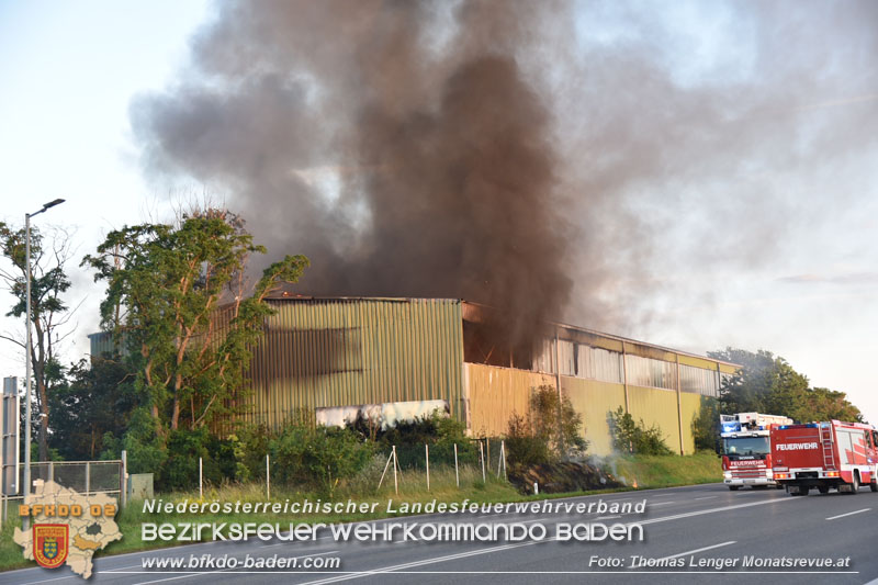20240616_Brand in einem Abfallwirtschaftsbetrieb in Traiskirchen Ortsteil Wienersdorf Foto: Thomas Lenger Monatsrevue.at
