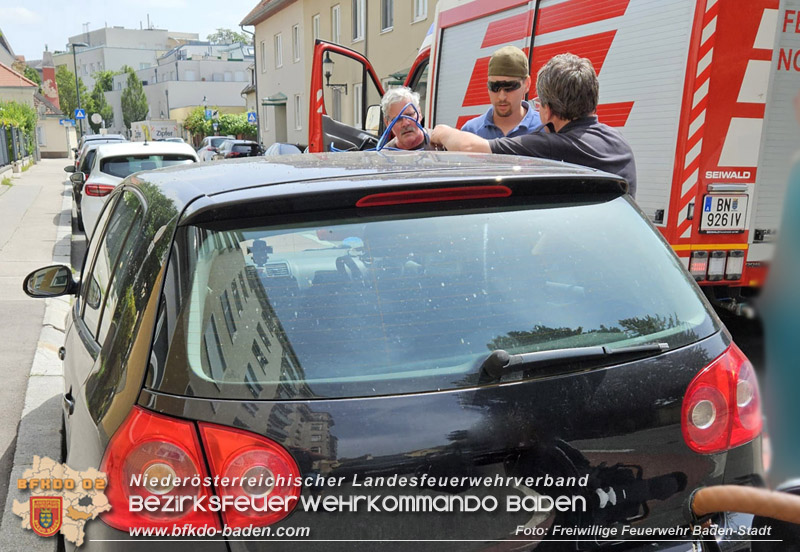 20240621_Kleinkind aus versperrtem Auto befreit in Baden   Foto: Freiwillige Feuerwehr Baden-Stadt