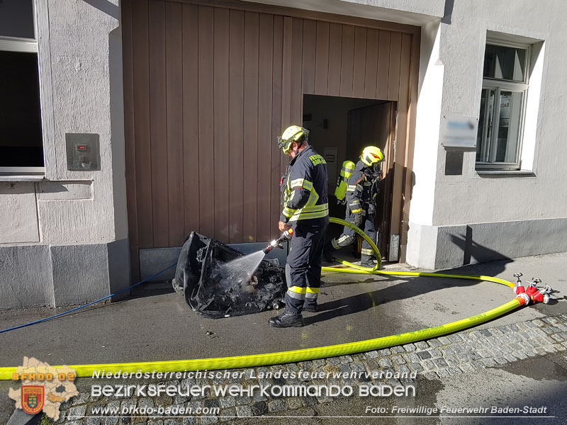 20240628 Brand in Mülllagerraum einer Wohnhausanlage in Baden Foto: Freiwillige Feuerwehr Baden-Stadt/Fritz Beichbuchner 20240628 Brand in Mülllagerraum einer Wohnhausanlage in Baden Foto: Freiwillige Feuerwehr Baden-Stadt/Fritz Beichbuchner