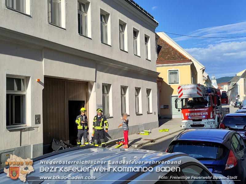 20240628 Brand in Mülllagerraum einer Wohnhausanlage in Baden Foto: Freiwillige Feuerwehr Baden-Stadt/Fritz Beichbuchner 20240628 Brand in Mülllagerraum einer Wohnhausanlage in Baden Foto: Freiwillige Feuerwehr Baden-Stadt/Fritz Beichbuchner