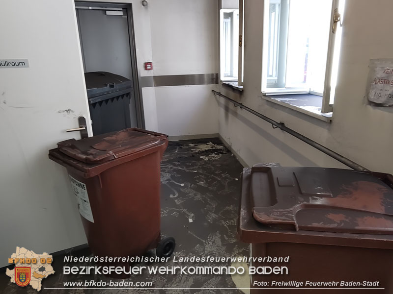 20240628 Brand in Mülllagerraum einer Wohnhausanlage in Baden Foto: Freiwillige Feuerwehr Baden-Stadt/Fritz Beichbuchner 20240628 Brand in Mülllagerraum einer Wohnhausanlage in Baden Foto: Freiwillige Feuerwehr Baden-Stadt/Fritz Beichbuchner