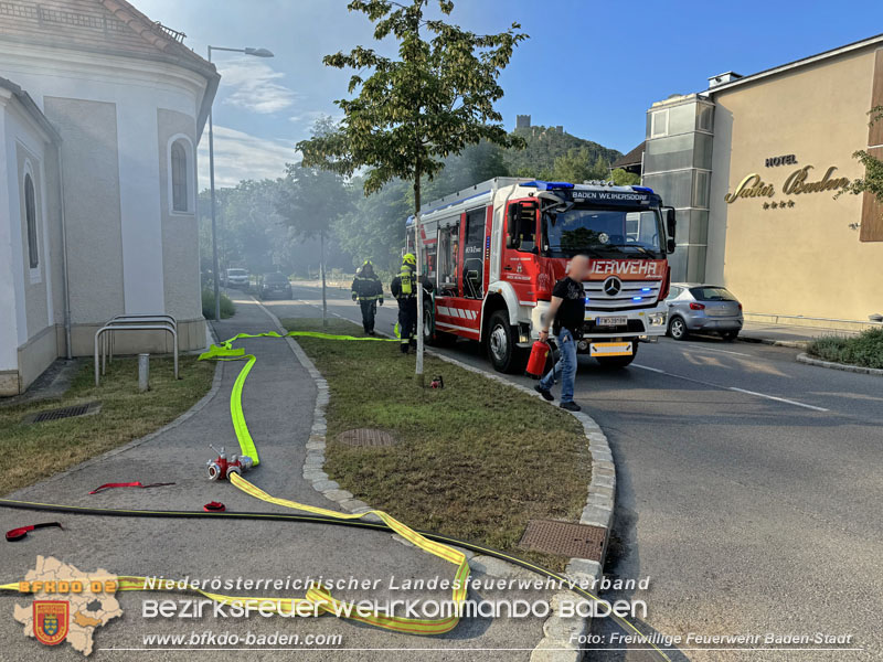 20240628 PKW Vollbrand in Baden Ortsteil Weikersdorf Foto: Freiwillige Feuerwehr Baden-Stadt 20240628 PKW Vollbrand in Baden Ortsteil Weikersdorf Foto: Freiwillige Feuerwehr Baden-Stadt