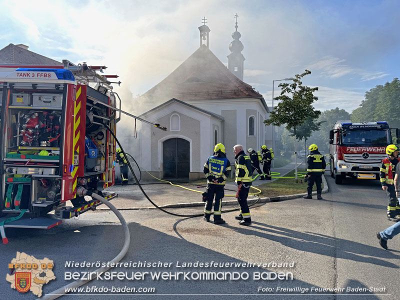 20240628 PKW Vollbrand in Baden Ortsteil Weikersdorf Foto: Freiwillige Feuerwehr Baden-Stadt 20240628 PKW Vollbrand in Baden Ortsteil Weikersdorf Foto: Freiwillige Feuerwehr Baden-Stadt