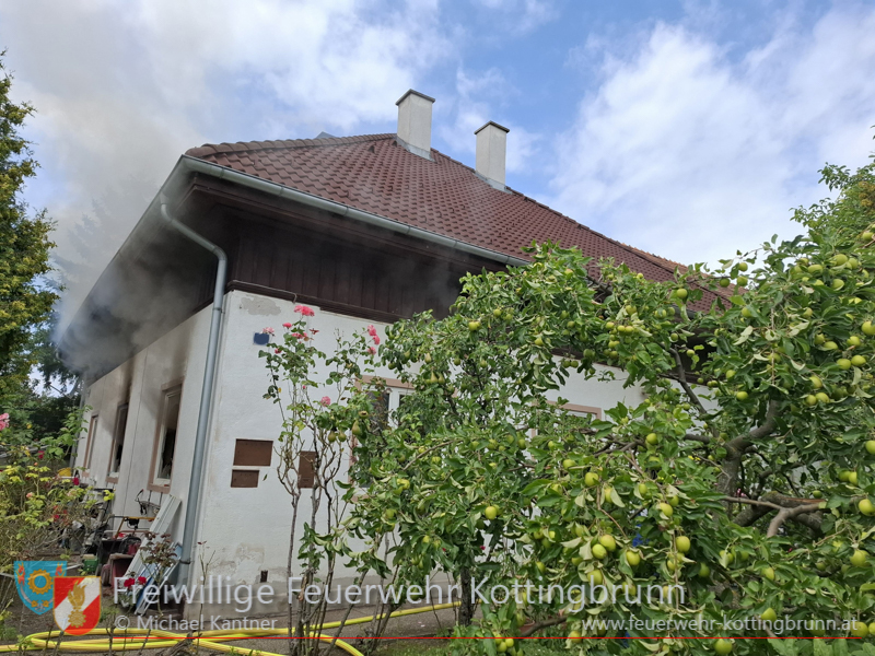 20240707_Wohnungsbrand in Kottingbrunn Foto: Michael Kantner Freiwillige Feuerwehr Kottingbrunn 20240707_Wohnungsbrand in Kottingbrunn Foto: Michael Kantner Freiwillige Feuerwehr Kottingbrunn