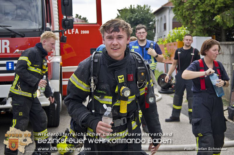 20240707_Wohnungsbrand in Kottingbrunn Foto: Stefan Schneider BFKDO BADEN 20240707_Wohnungsbrand in Kottingbrunn Foto: Stefan Schneider BFKDO BADEN
