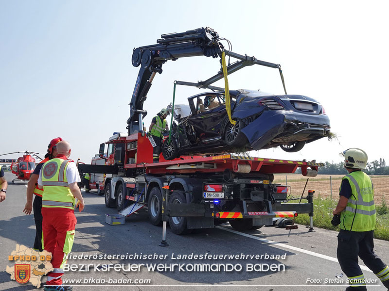 20240709_Alarmierte Menschenrettung nach Verkehrsunfall auf der A2 bei Traiskirchen Foto: Stefan Schneider BFKDO BADEN