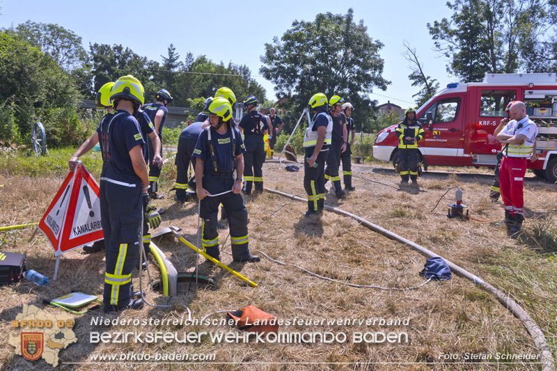20240710_Aufwendige Menschenrettung aus Kanalsystem in Oberwaltersdorf Foto: Stefan Schneider BFKDO BADEN 20240710_Aufwendige Menschenrettung aus Kanalsystem in Oberwaltersdorf Foto: Stefan Schneider BFKDO BADEN