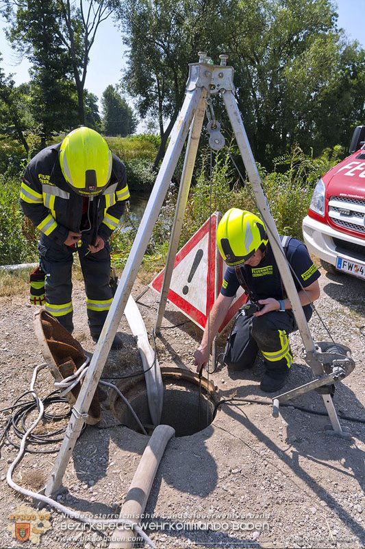 20240710_Aufwendige Menschenrettung aus Kanalsystem in Oberwaltersdorf Foto: Stefan Schneider BFKDO BADEN 20240710_Aufwendige Menschenrettung aus Kanalsystem in Oberwaltersdorf Foto: Stefan Schneider BFKDO BADEN