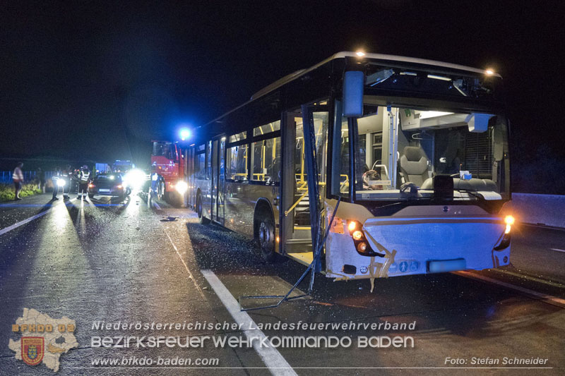 20240715_Verkehrsunfall auf der A2 - Bus gegen PKW Foto: Stefan Schneider BFKDO BADEN 20240715_Verkehrsunfall auf der A2 - Bus gegen PKW Foto: Stefan Schneider BFKDO BADEN