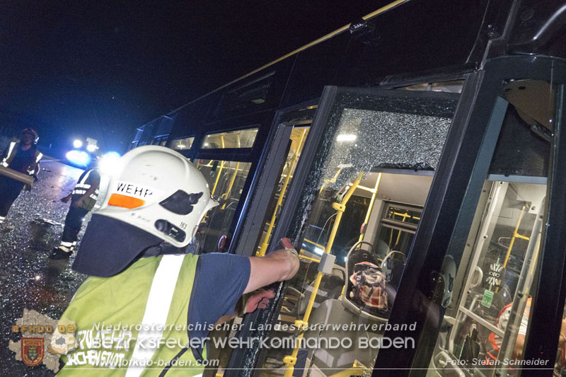 20240715_Verkehrsunfall auf der A2 - Bus gegen PKW Foto: Stefan Schneider BFKDO BADEN 20240715_Verkehrsunfall auf der A2 - Bus gegen PKW Foto: Stefan Schneider BFKDO BADEN