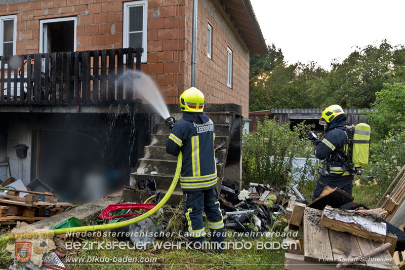 20240719_Brand bei einem Einfamilienhaus in der Badener Haidhofsiedlung Foto: Stefan Schneider BFKDO BADEN 20240719_Brand bei einem Einfamilienhaus in der Badener Haidhofsiedlung Foto: Stefan Schneider BFKDO BADEN