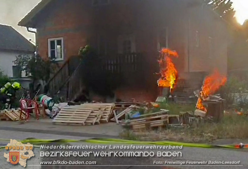 20240719_Brand bei einem Einfamilienhaus in der Badener Haidhofsiedlung Foto: Stefan Wagner FF Baden-Leesdorf 20240719_Brand bei einem Einfamilienhaus in der Badener Haidhofsiedlung Foto: Stefan Wagner FF Baden-Leesdorf