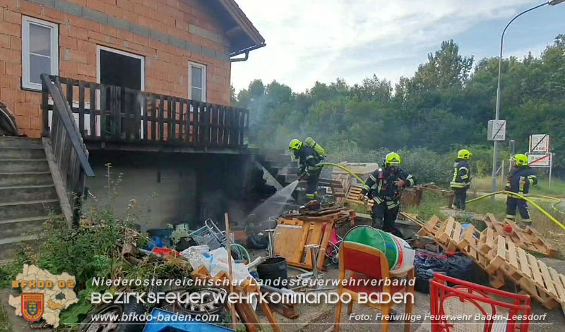 20240719_Brand bei einem Einfamilienhaus in der Badener Haidhofsiedlung Foto: Stefan Wagner FF Baden-Leesdorf 20240719_Brand bei einem Einfamilienhaus in der Badener Haidhofsiedlung Foto: Stefan Wagner FF Baden-Leesdorf