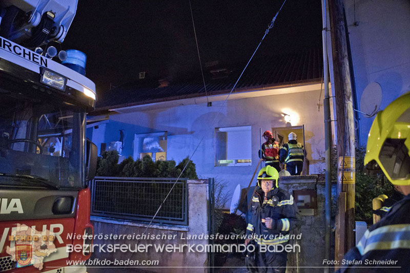 20240725_Nächtlicher Brand in einer Dachgeschoßwohnung in Traiskirchen   Foto: Stefan Schneider BFKDO BADEN