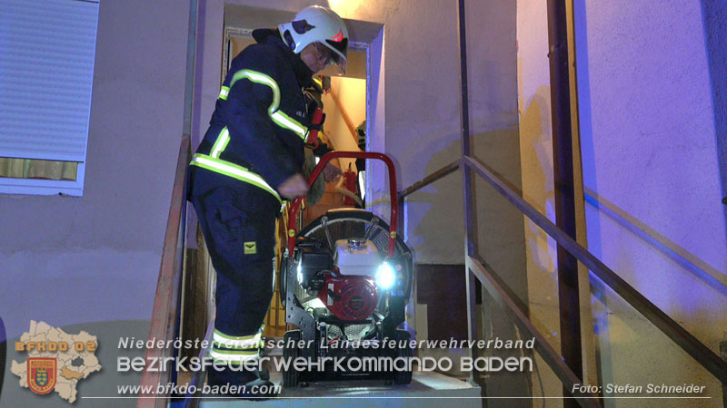 20240725_Nächtlicher Brand in einer Dachgeschoßwohnung in Traiskirchen   Foto: Stefan Schneider BFKDO BADEN