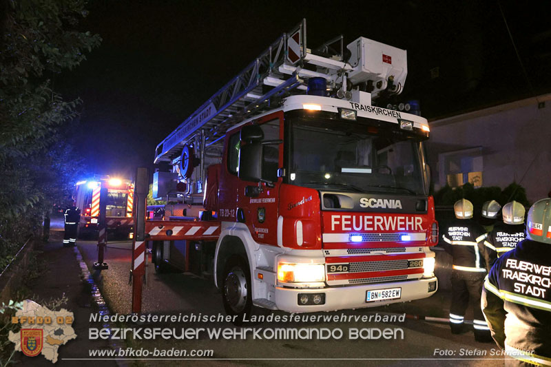 20240725_Nächtlicher Brand in einer Dachgeschoßwohnung in Traiskirchen   Foto: Stefan Schneider BFKDO BADEN