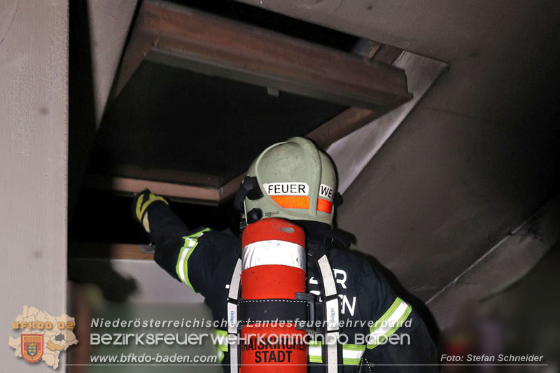 20240725_Nächtlicher Brand in einer Dachgeschoßwohnung in Traiskirchen   Foto: Stefan Schneider BFKDO BADEN