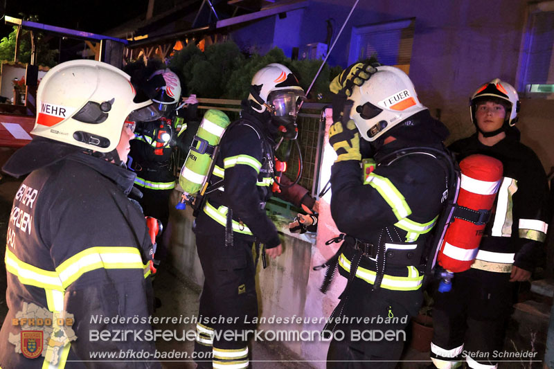 20240725_Nächtlicher Brand in einer Dachgeschoßwohnung in Traiskirchen   Foto: Stefan Schneider BFKDO BADEN