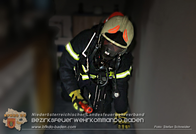 20240725_Nächtlicher Brand in einer Dachgeschoßwohnung in Traiskirchen   Foto: Stefan Schneider BFKDO BADEN