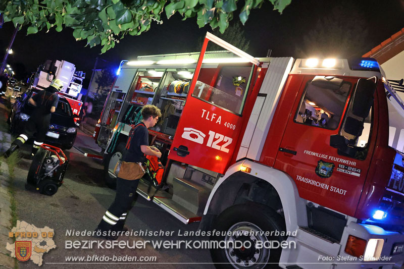 20240725_Nächtlicher Brand in einer Dachgeschoßwohnung in Traiskirchen   Foto: Stefan Schneider BFKDO BADEN