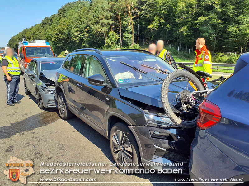 20240727_Auffahrunfall mit 4 Fahrzeugen auf der A21  Foto: Freiwillige Feuerwehr Alland