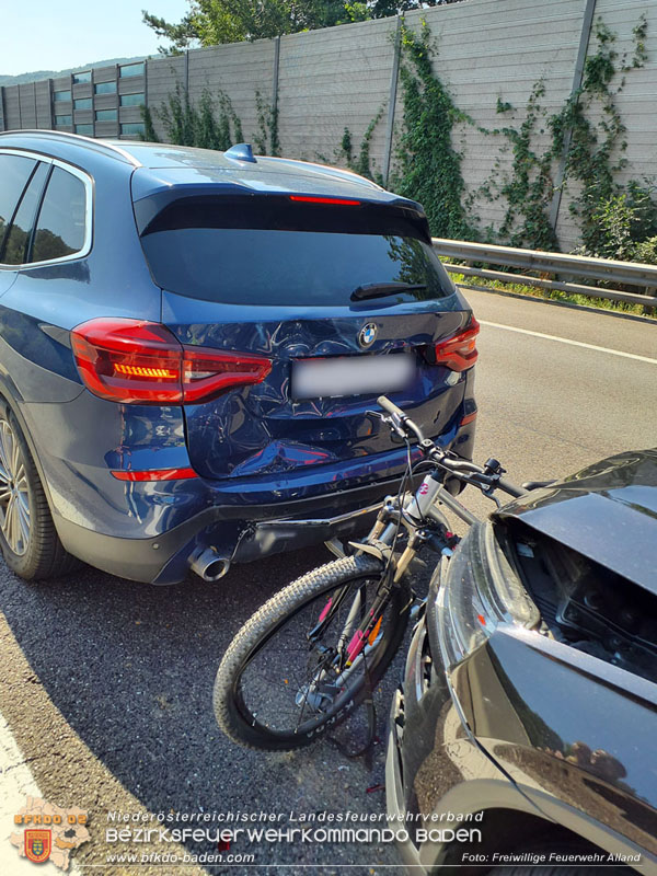 20240727_Auffahrunfall mit 4 Fahrzeugen auf der A21  Foto: Freiwillige Feuerwehr Alland