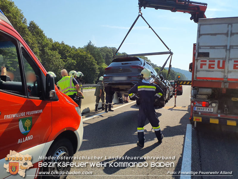 20240727_Auffahrunfall mit 4 Fahrzeugen auf der A21  Foto: Freiwillige Feuerwehr Alland