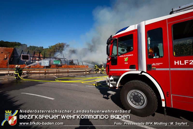 20240730_Unterstützung bei Großbrand in Sittendorf im Nachbarbezirk Mödling Foto: Pressestelle BFK Mödling / M. Seyfert 20240730_Unterstützung bei Großbrand in Sittendorf im Nachbarbezirk Mödling Foto: Pressestelle BFK Mödling / M. Seyfert