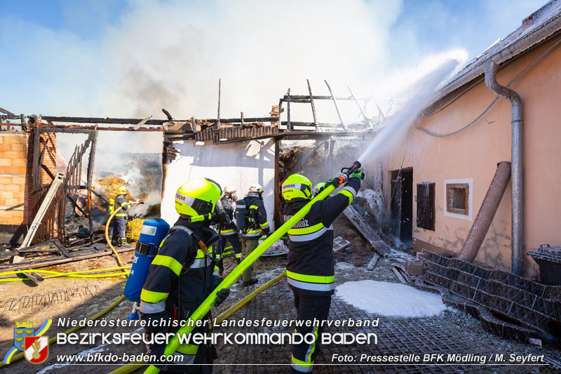 20240730_Unterstützung bei Großbrand in Sittendorf im Nachbarbezirk Mödling Foto: Pressestelle BFK Mödling / M. Seyfert 20240730_Unterstützung bei Großbrand in Sittendorf im Nachbarbezirk Mödling Foto: Pressestelle BFK Mödling / M. Seyfert