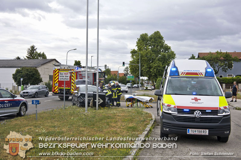 20240805_Personenrettung nach Verkehrsunfall in Sooß Foto: Stefan Schneider BFKDO BADEN 20240805_Personenrettung nach Verkehrsunfall in Sooß Foto: Stefan Schneider BFKDO BADEN