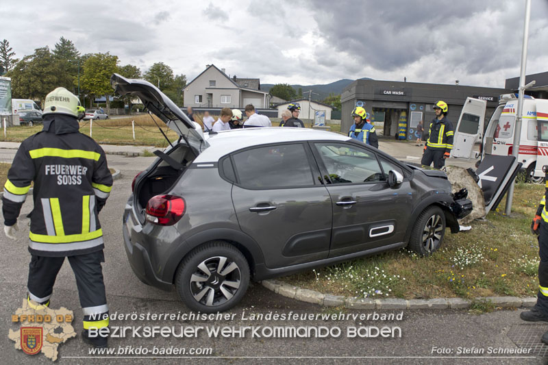 20240805_Personenrettung nach Verkehrsunfall in Sooß Foto: Stefan Schneider BFKDO BADEN 20240805_Personenrettung nach Verkehrsunfall in Sooß Foto: Stefan Schneider BFKDO BADEN