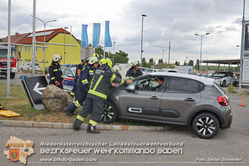 20240805_Personenrettung nach Verkehrsunfall in Sooß Foto: Stefan Schneider BFKDO BADEN 20240805_Personenrettung nach Verkehrsunfall in Sooß Foto: Stefan Schneider BFKDO BADEN