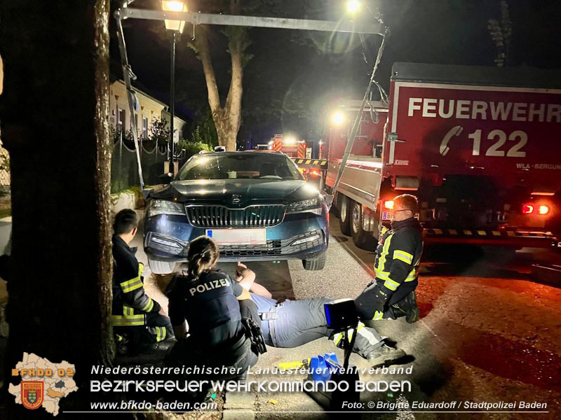 20240806_Feuerwehr und Polizei rettet blinden Passagier aus Pkw in Baden   Foto: © Brigitte Eduardoff / Stadtpolizei Baden
